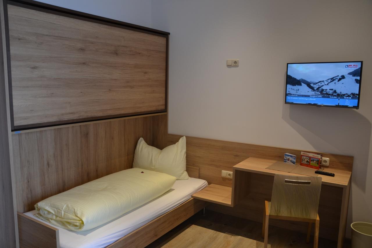 Jugendpension Muellauerhof Saalbach-Hinterglemm Exteriör bild